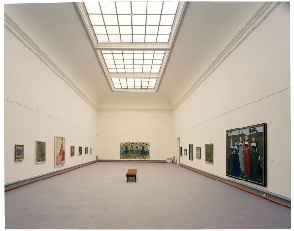 Cuno Amiet, Richesse du soir, 1899 (sur cette photo tout à droite), huile sur toile, Musée d’art de Soleure © Photographie OFC / Joël Tettamanti